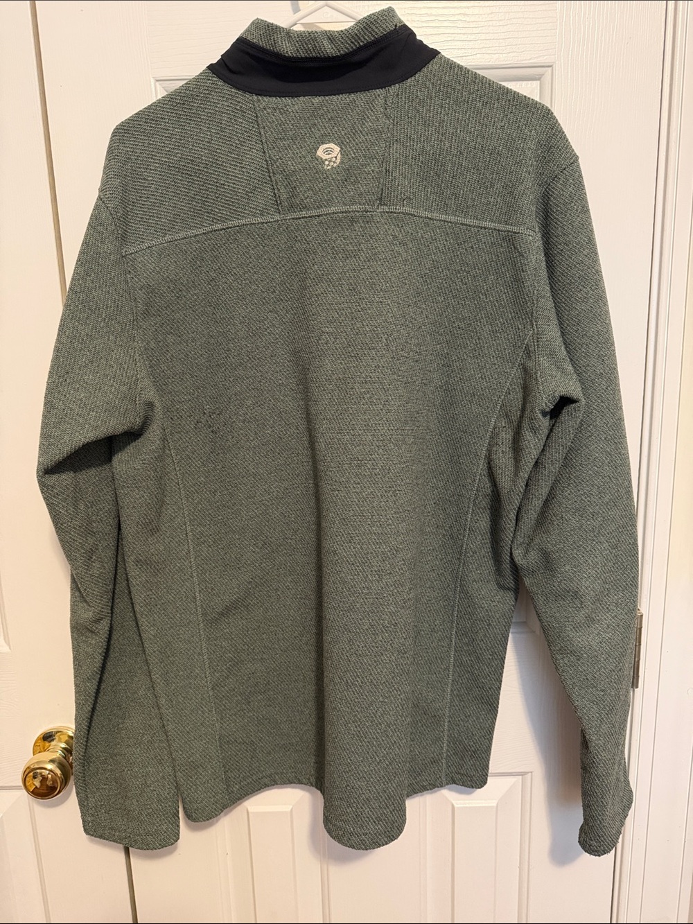 Mountain Hardwear Men's Olive Green Half-Zip Pullover with Black Chest Pocket - Picture 4 of 4